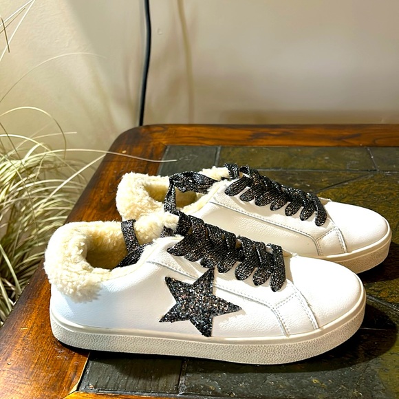 Steve Madden lined sneakers, white and silver with black size 6 - Picture 5 of 5